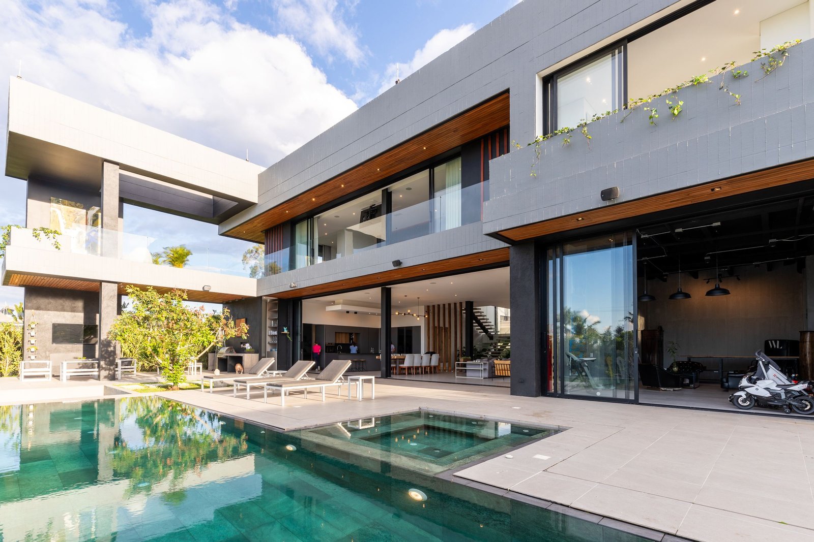 Casa moderna de lujo con piscina en Llanogrande